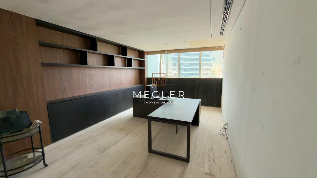 Sala à venda no Vila da Serra: 