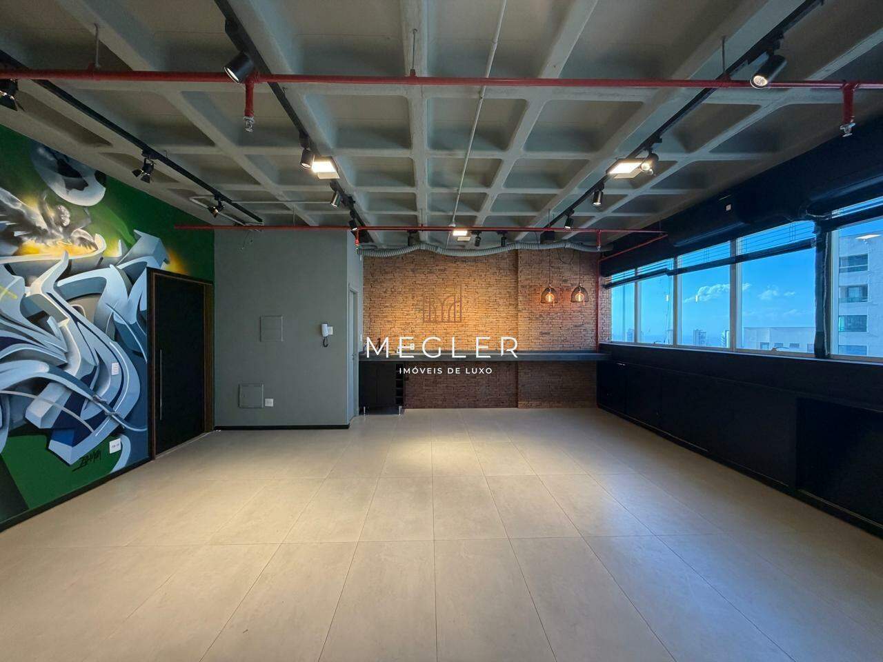 Sala à venda no Vila da Serra: 