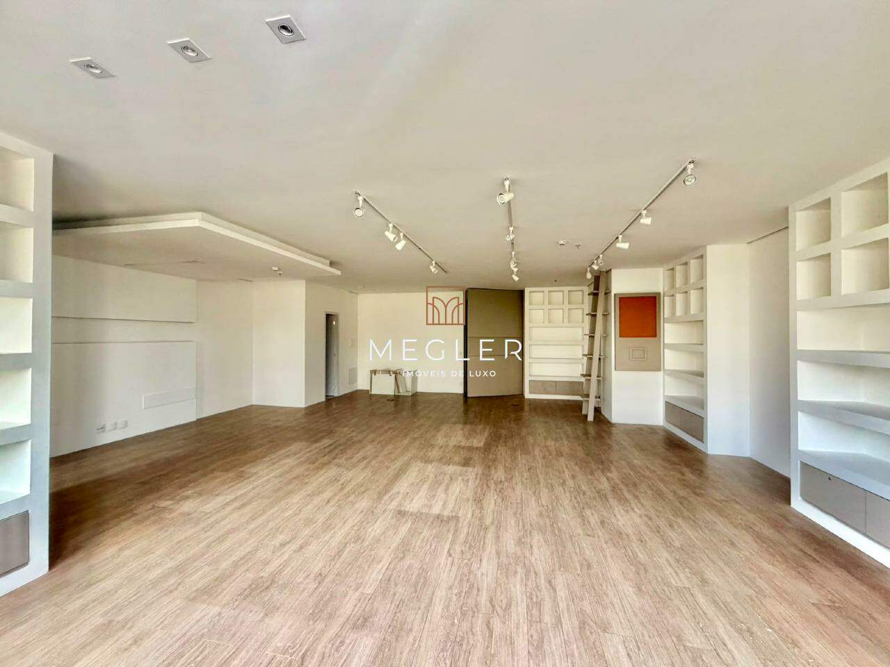Sala para aluguel no Vila da Serra: 