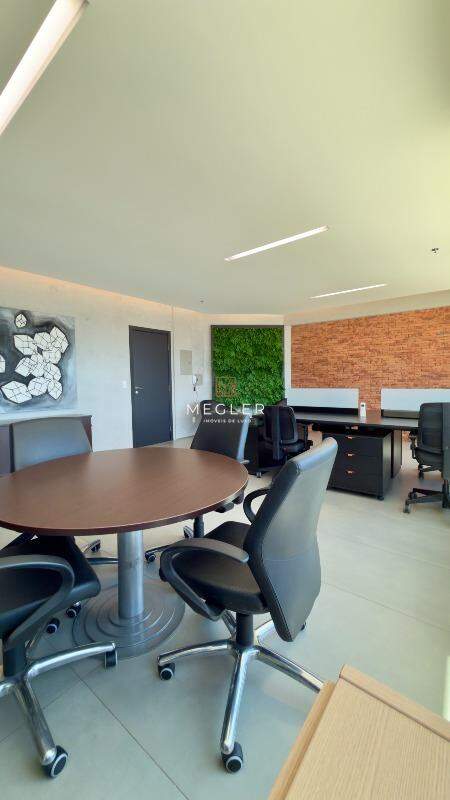 Sala à venda no Vila da Serra: 