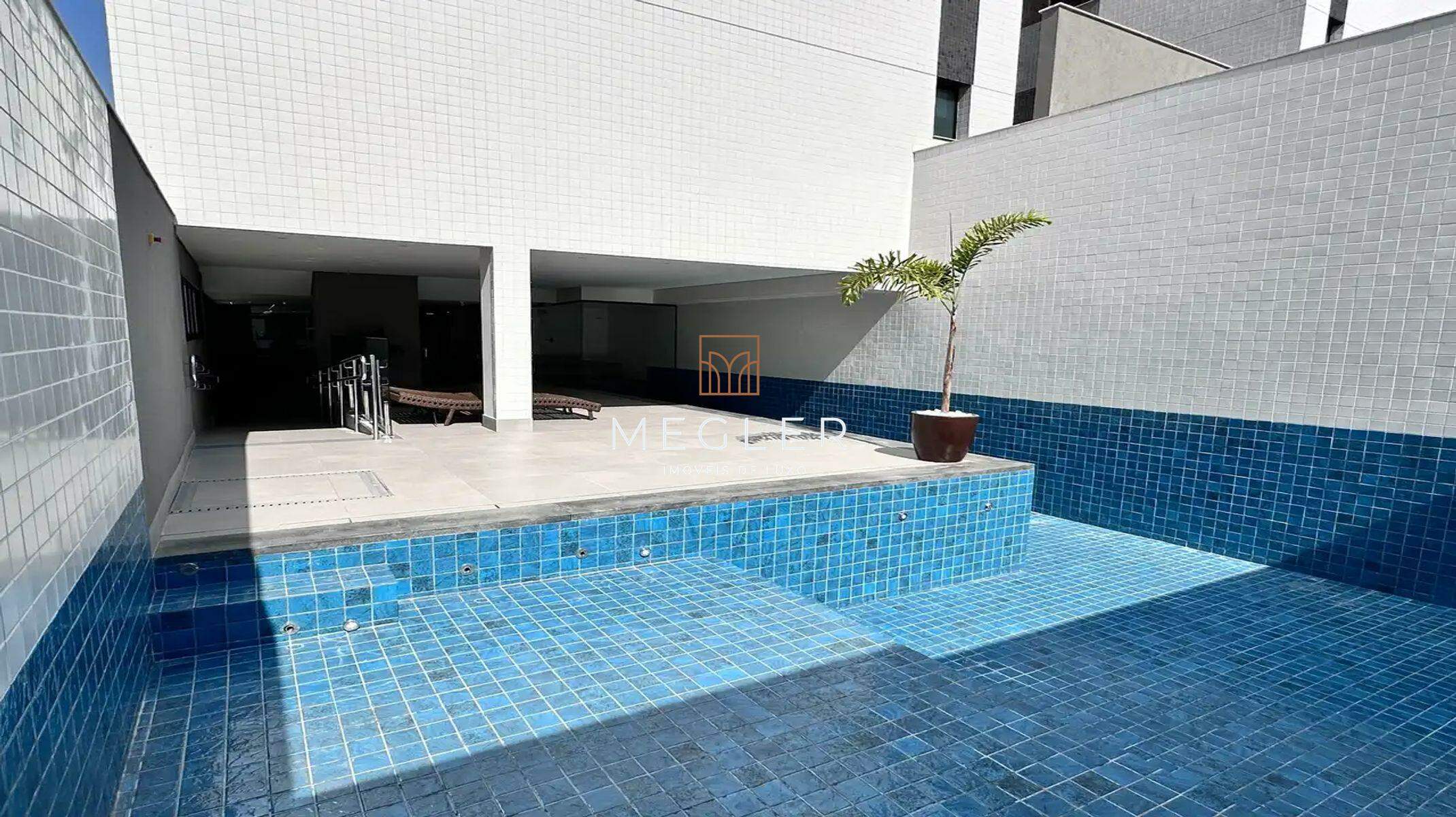 Apartamento à venda no Castelo: Piscina com raia e sauna integrada