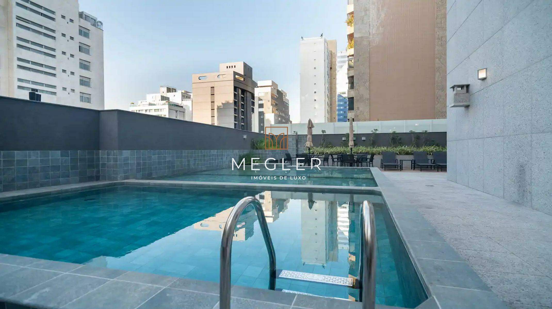 Apartamento à venda no Lourdes: Piscina externa