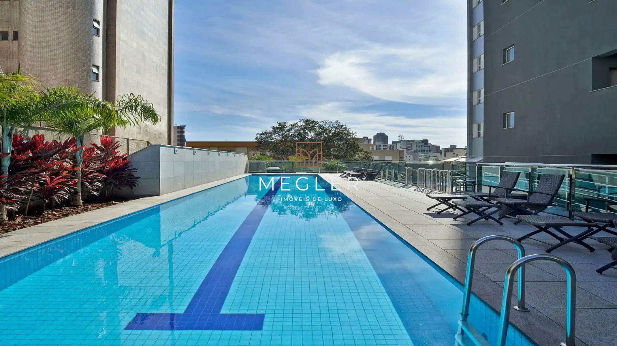 Apartamento à venda no Carmo: Piscina