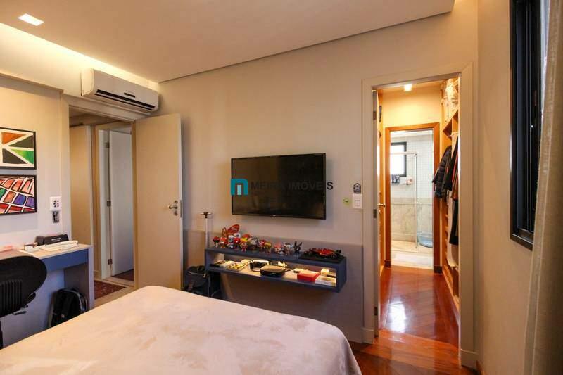 Apartamento, 4 quartos, 216 m² - Foto 12