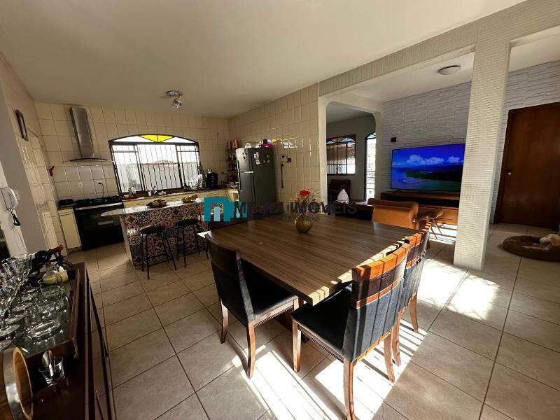 Casa, 5 quartos, 170 m² - Foto 9