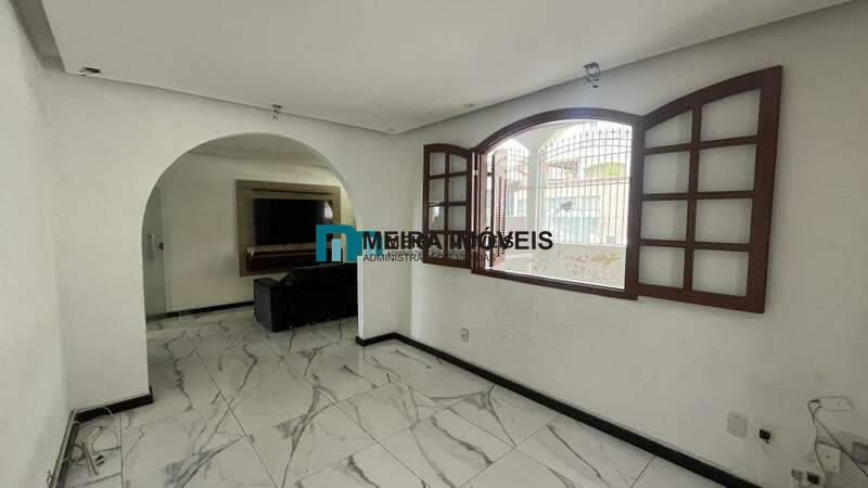 Casa, 4 quartos, 210 m² - Foto 1