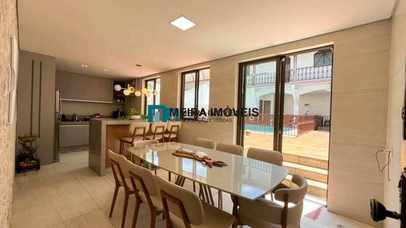 Casa, 5 quartos, 279 m² - Foto 1