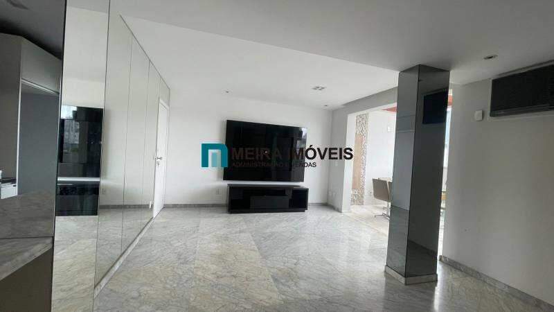Cobertura, 3 quartos, 213 m² - Foto 3