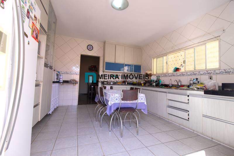 Casa, 5 quartos, 260 m² - Foto 3