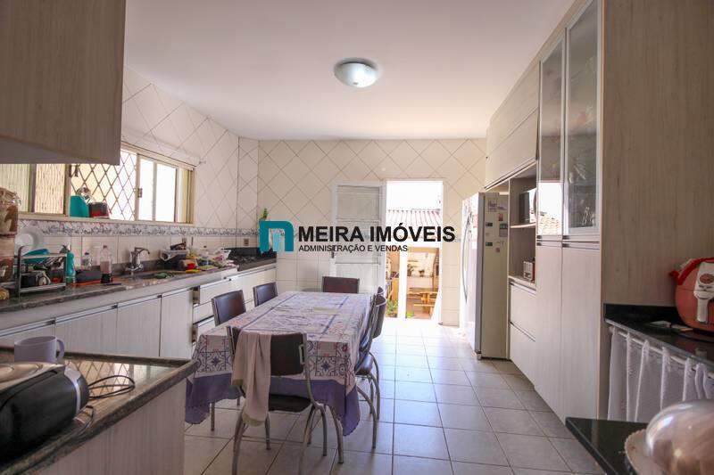 Casa, 5 quartos, 260 m² - Foto 5