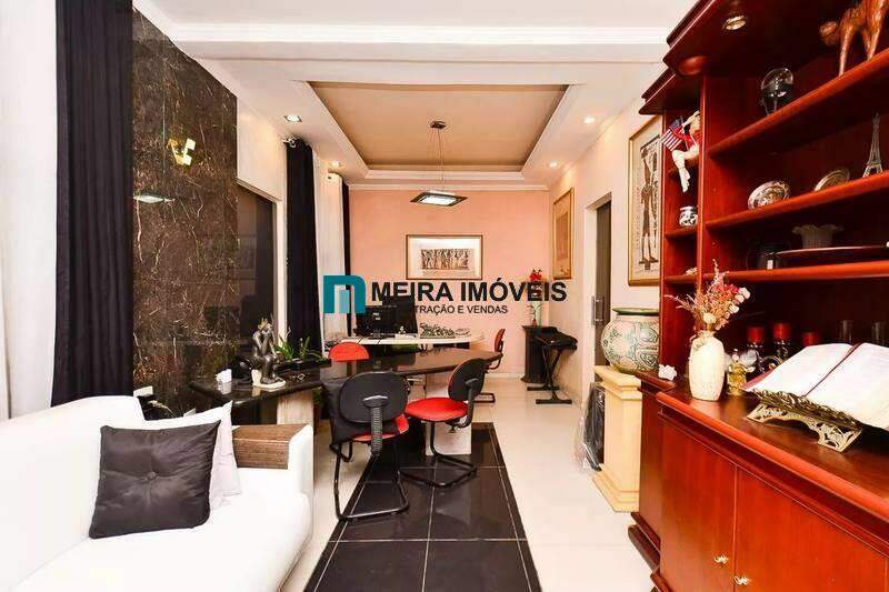 Casa, 6 quartos, 239 m² - Foto 1
