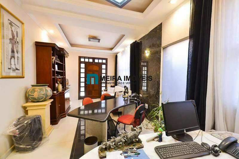 Casa, 6 quartos, 239 m² - Foto 4