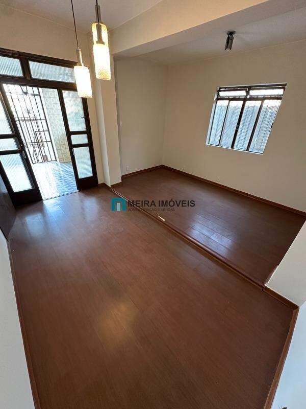 Casa, 6 quartos, 310 m² - Foto 2