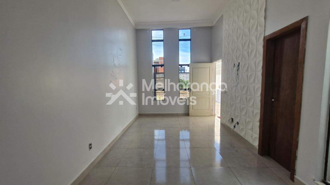 Casa à venda no Esmeralda: 