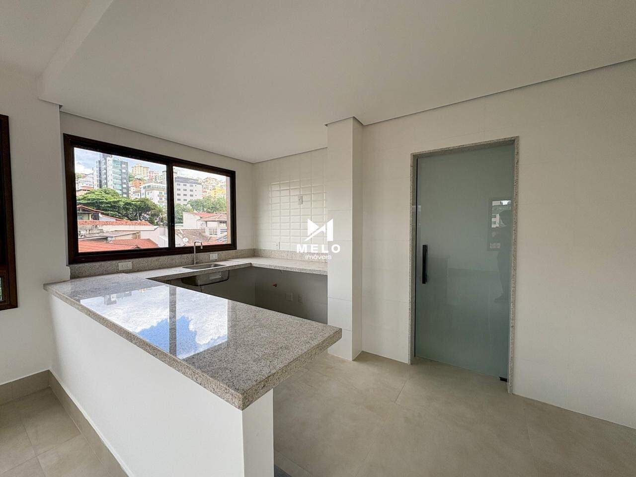 Apartamento à venda no Barreiro: 