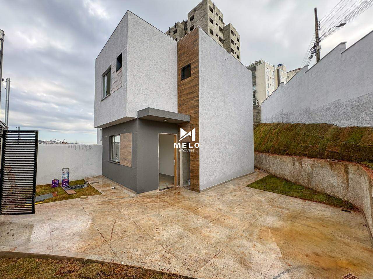 Casa geminada à venda no Manacás: 