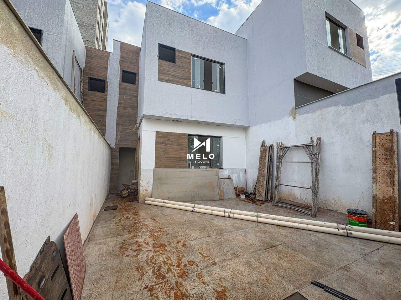 Casa geminada à venda no Manacás: 