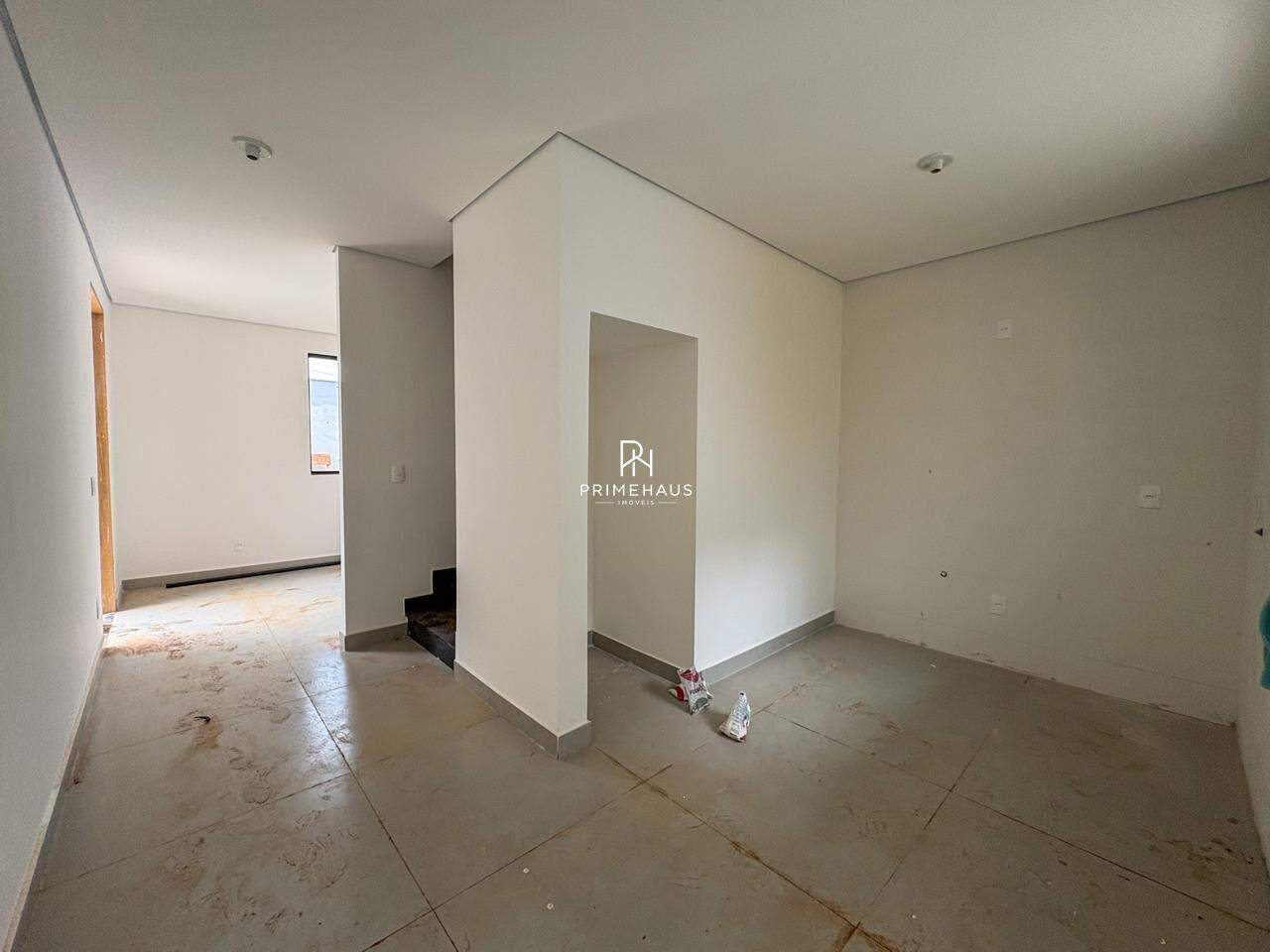 Casa geminada à venda no Manacás: 
