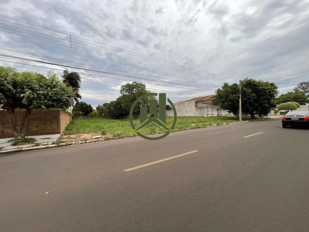 Terreno à venda no Jardim Primaveril: 