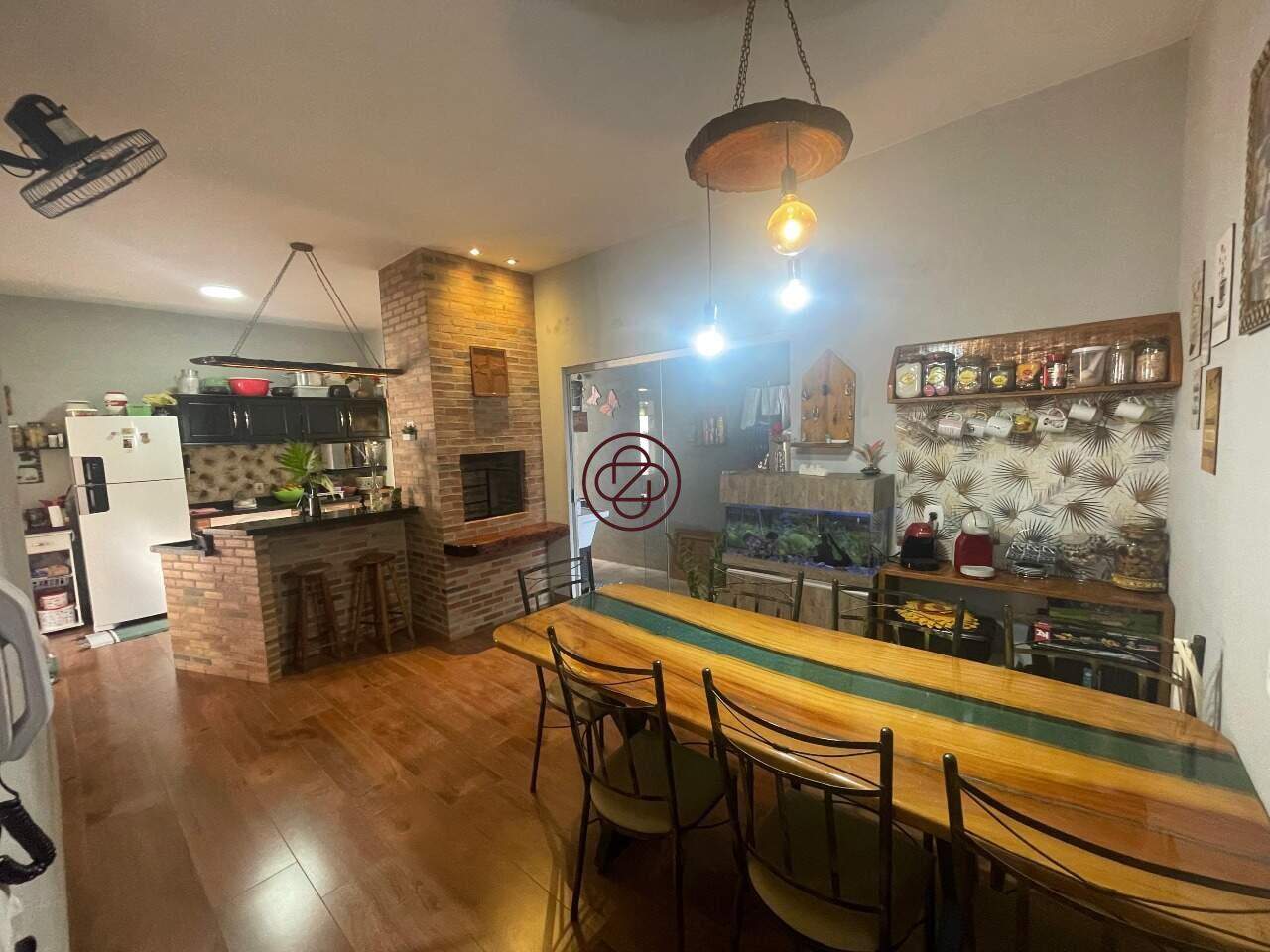 Casa à venda no Vila Guanabara: 