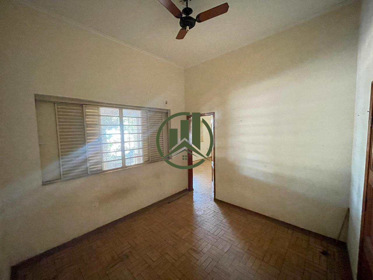 Casa à venda no Centro: 