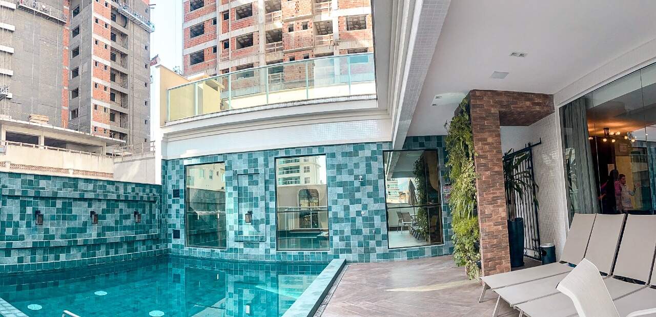 Apartamento à venda no Meia Praia: Pisicna 