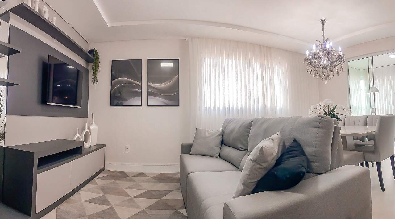 Apartamento à venda no Meia Praia: Sala de estar 