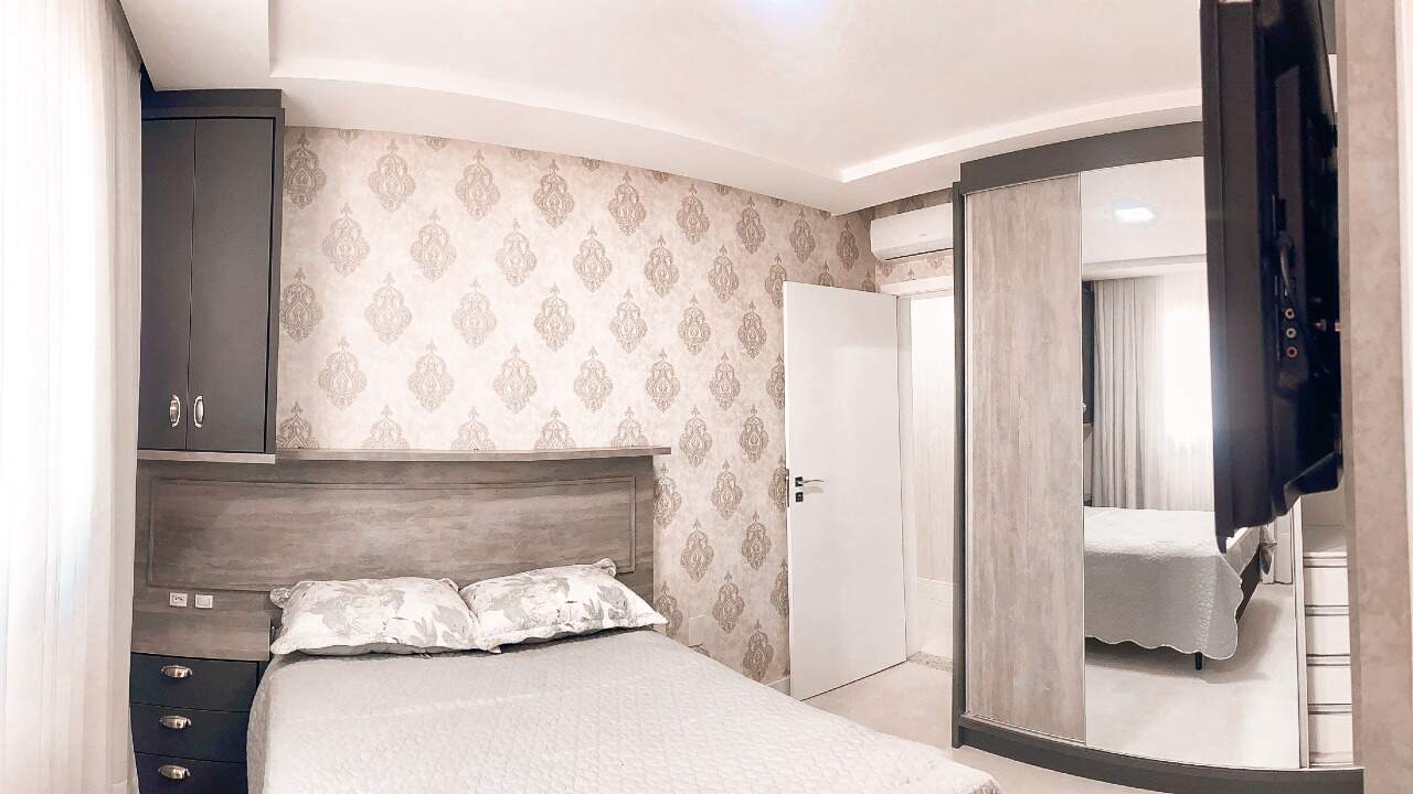 Apartamento à venda no Meia Praia: Suíte 02