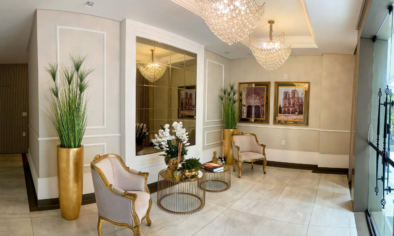 Apartamento à venda no Meia Praia: Hall de Entrada 