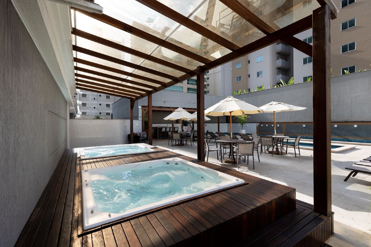 Apartamento Garden à venda no Meia Praia: 