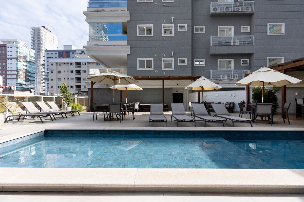 Apartamento Garden à venda no Meia Praia: 