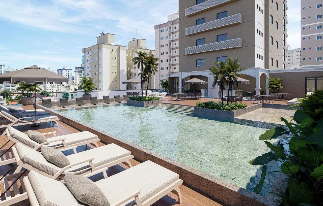 Apartamento à venda no Meia Praia: Piscina