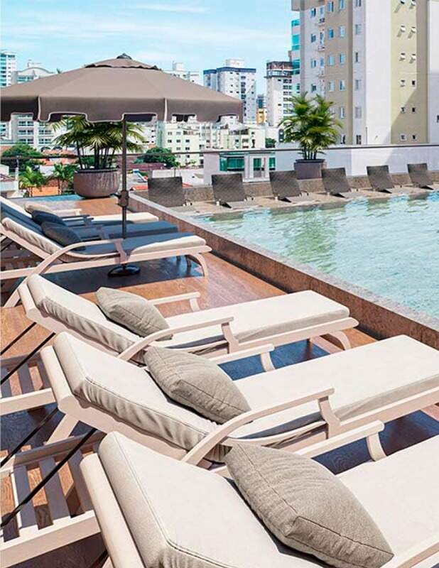 Apartamento à venda no Meia Praia: Piscina