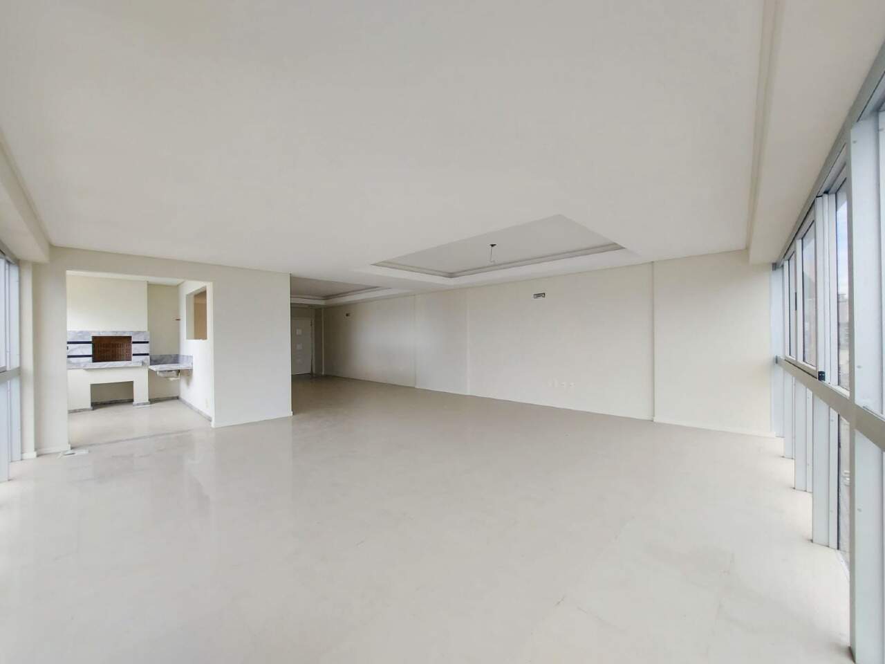 Apartamento à venda no Meia Praia: Living integrado