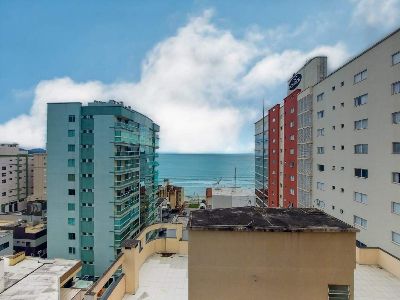Apartamento à venda no Meia Praia: Vista