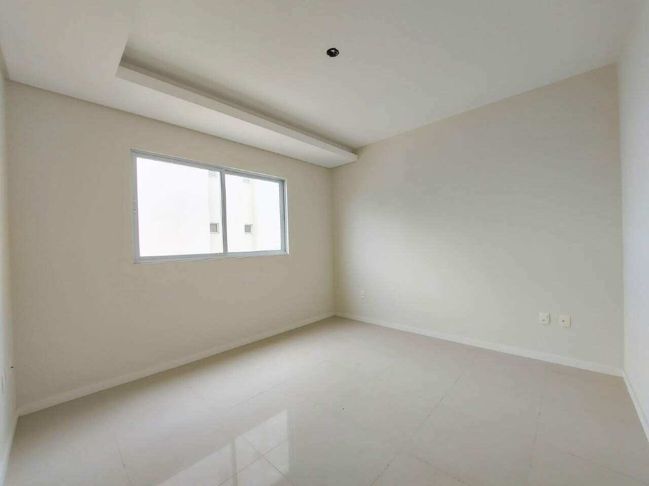 Apartamento à venda no Meia Praia: Suíte