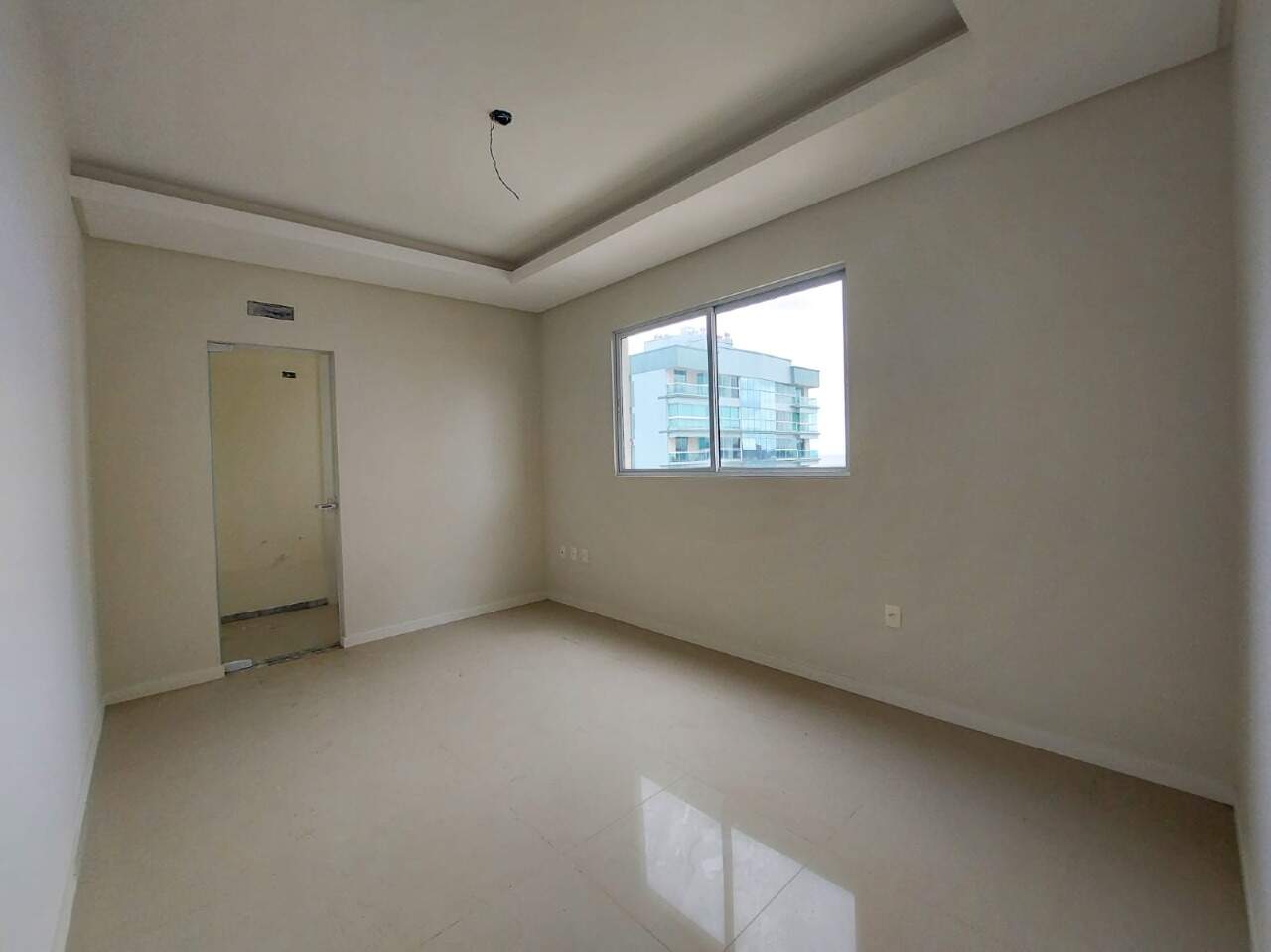 Apartamento à venda no Meia Praia: Suíte