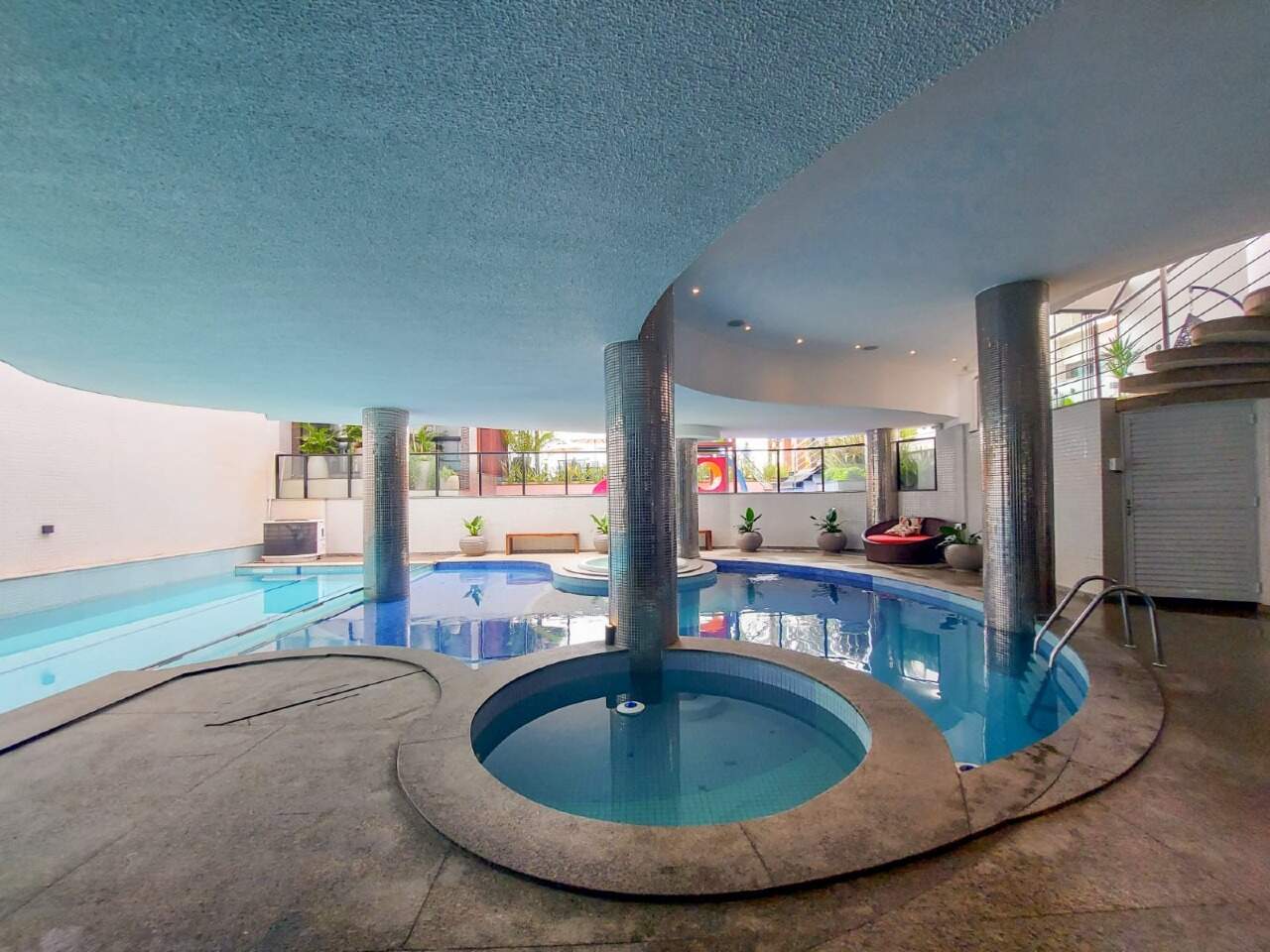 Apartamento à venda no Meia Praia: Piscinas aquecidas