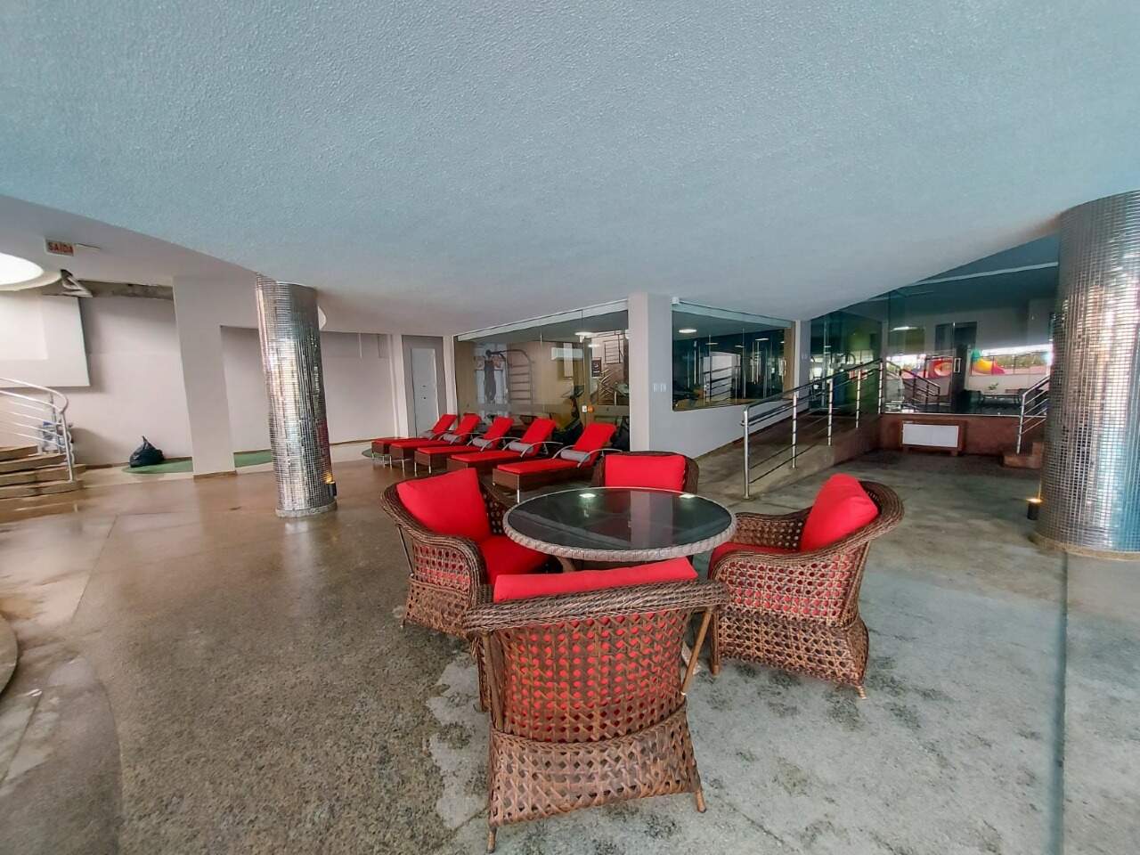 Apartamento à venda no Meia Praia: Piscinas aquecidas