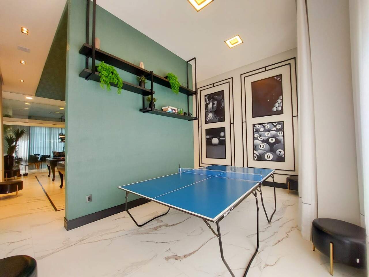 Apartamento à venda no Meia Praia: Sala de jogos