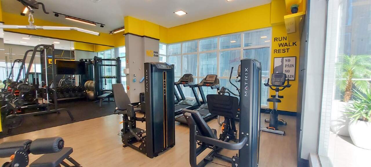 Apartamento à venda no Meia Praia: Academia