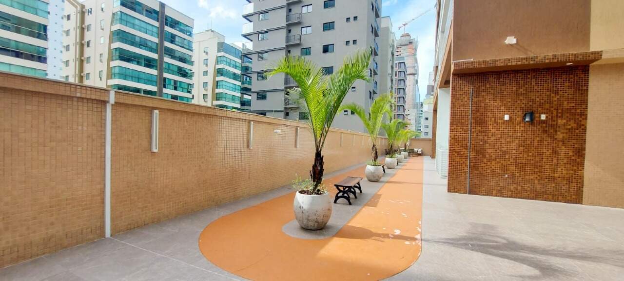 Apartamento à venda no Meia Praia: Estar externo