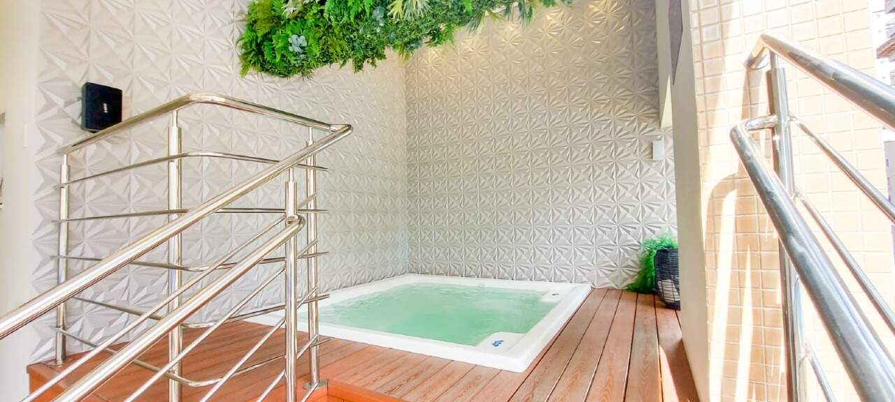 Apartamento à venda no Meia Praia: Hidro