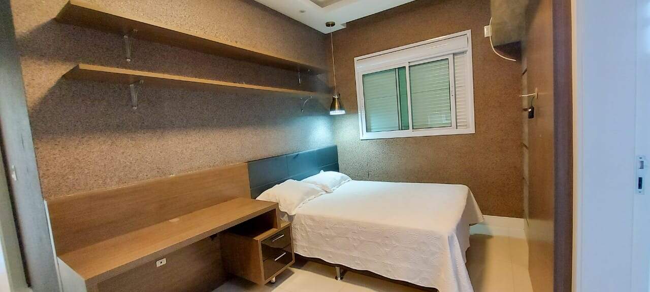 Apartamento à venda no Meia Praia: Suíte