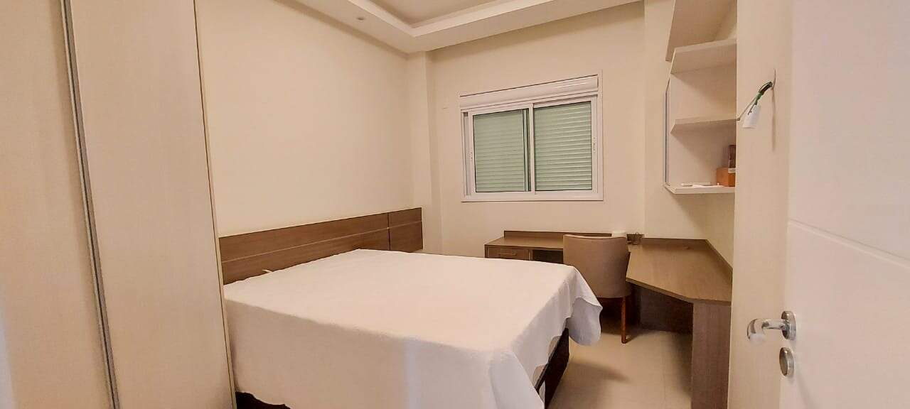 Apartamento à venda no Meia Praia: Suíte