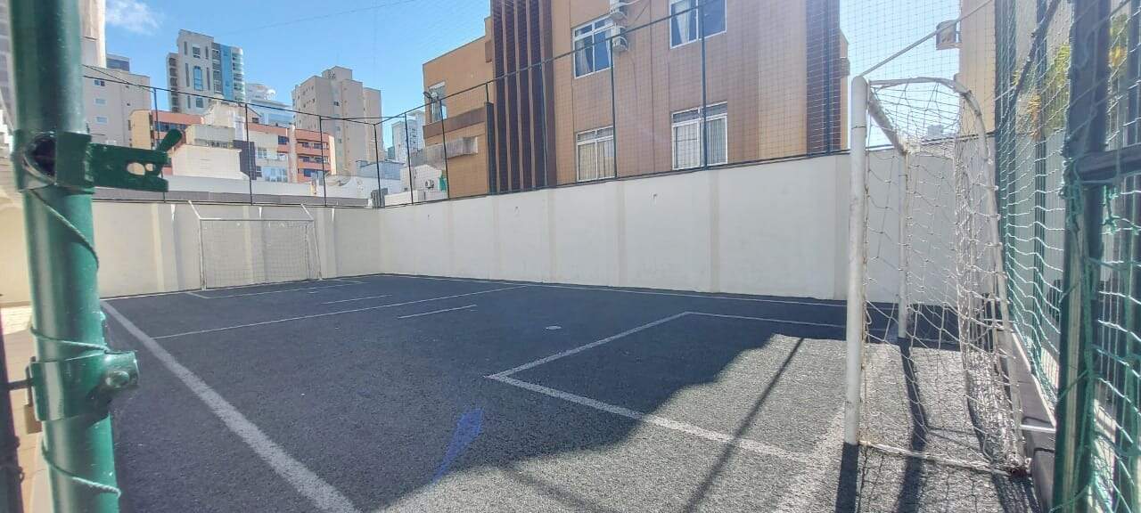 Apartamento à venda no Meia Praia: 