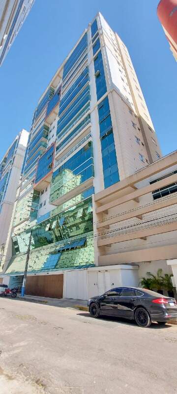 Apartamento à venda no Meia Praia: Fachada