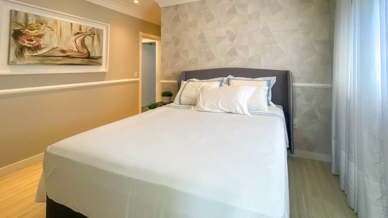 Apartamento à venda no Meia Praia: Suíte 02