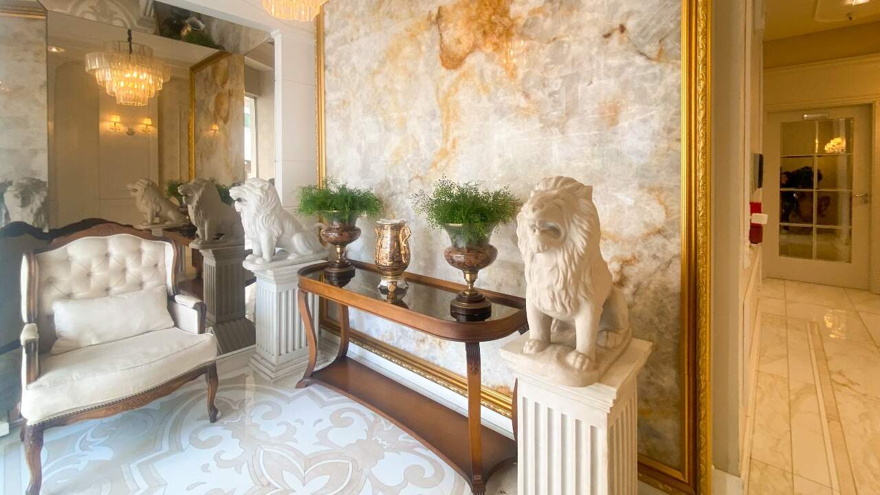 Apartamento à venda no Meia Praia: Hall de entrada