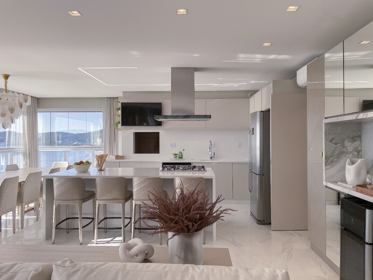 Apartamento à venda no Meia Praia: 